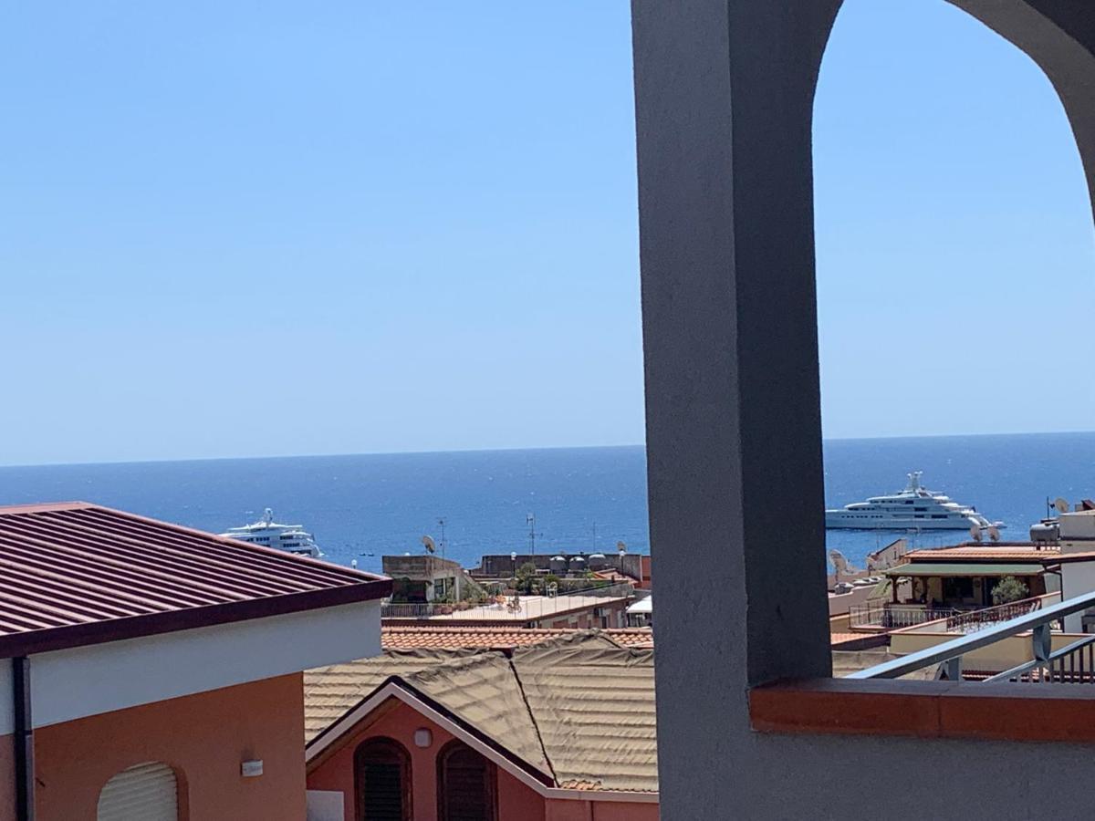 Residence La Fenice Ff Джардини-Наксос Экстерьер фото